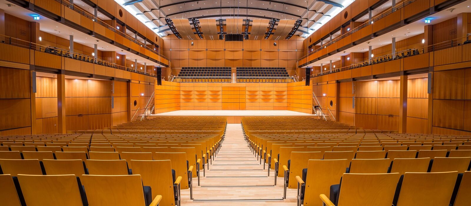Musik- und Kongresshalle Luebeck Konzertsaal mit Blick auf die Bühne